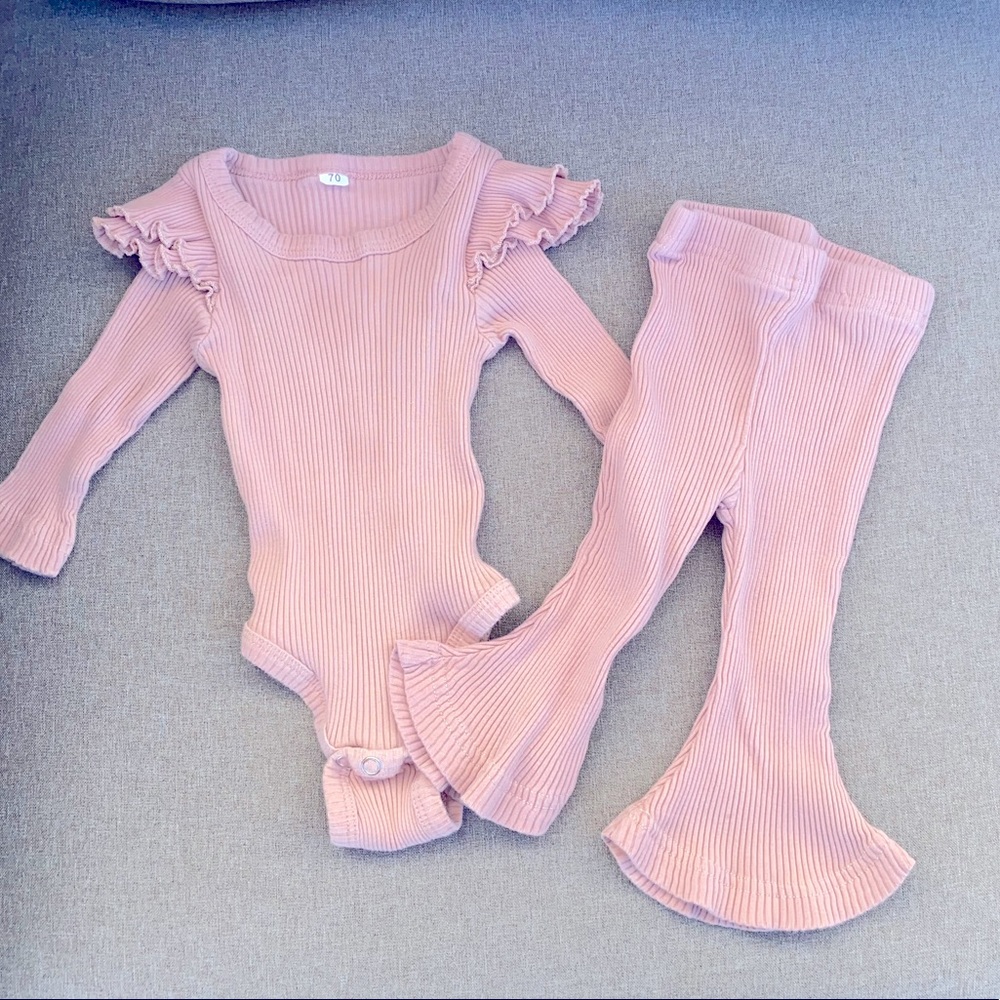 Adorable Ribbed Bell Bottoms Set 3-6m